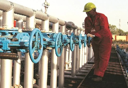Gail India seeks 1 MMT LNG term deal as demand soars