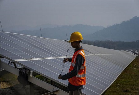 Greenko to manufacture up to 400 MW green capacity for Hindalco's aluminium smelter in Odisha