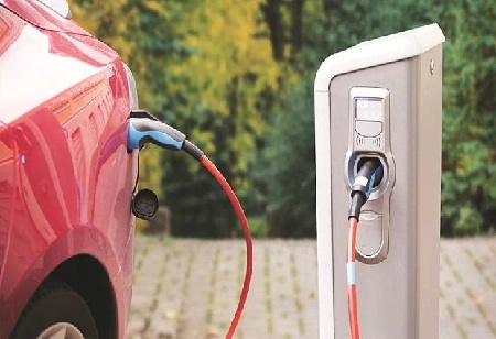 Omaxe partners with Jio-bp to set up EV charging and swapping infra