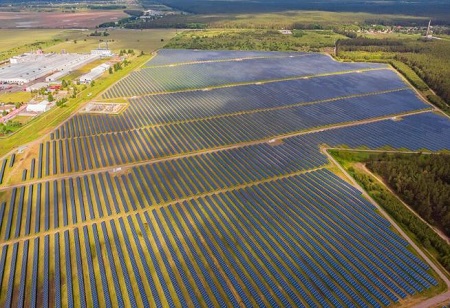 Reliance Industries to Kick Off Solar Panel Factory in 2025