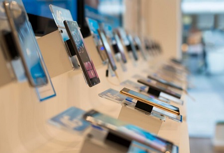 India's Mobile Exports Surge 74% in May 2025