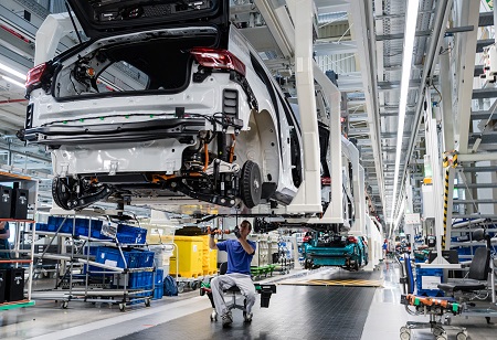 Vehicle manufacturers increase its production on improved semiconductor supplies