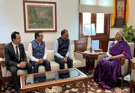 Flipkart Leaders Meet FM Sitharaman Over Festive, India Plans