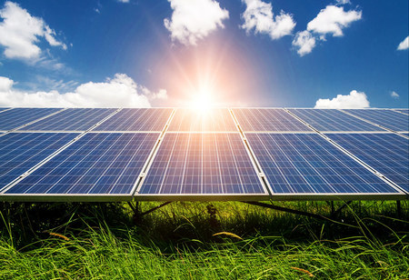 Macquarie plans to trade 450MW solar assets for $300 mn