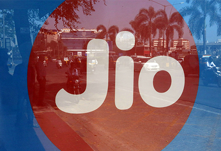  Reliance Jio & Airtel competes for Anil Ambani's RCom assets