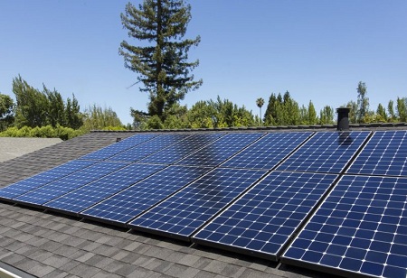 Punjab planning to equip all government buildings with solar panels