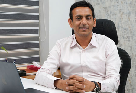  Ritesh Mehta, Managing Director