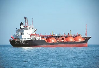 Saudi Oil Tanker Heads to India Despite Red Sea Threats, Industry Outlook