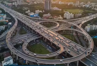 Maharashtra Targets 30 Lakh Crore Growth Through Infrastructure Drive