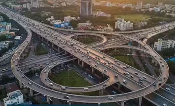 Maharashtra Targets 30 Lakh Crore Growth Through Infrastructure Drive