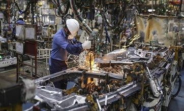 India's Manufacturing Sector Rebounds, Masking a Near 4-Year Low